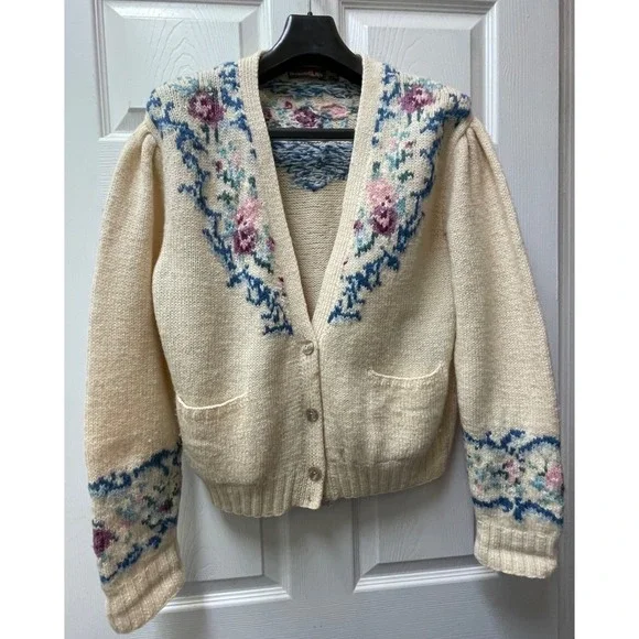 Vintage Outback Red Women's Medium Floral Cardigan Sweater 100% Wool Knit - Picture 4 of 16